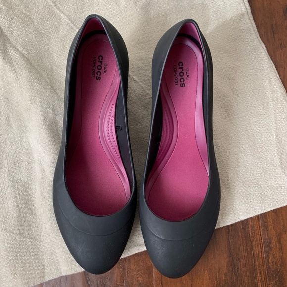 CROCS Lina Wedge Shoes Dual Comfort Black - Picture 2 of 11